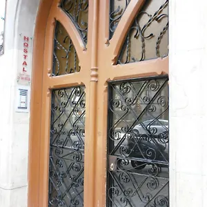 https://hostal-absolut-stay.catalonia-hotels.com